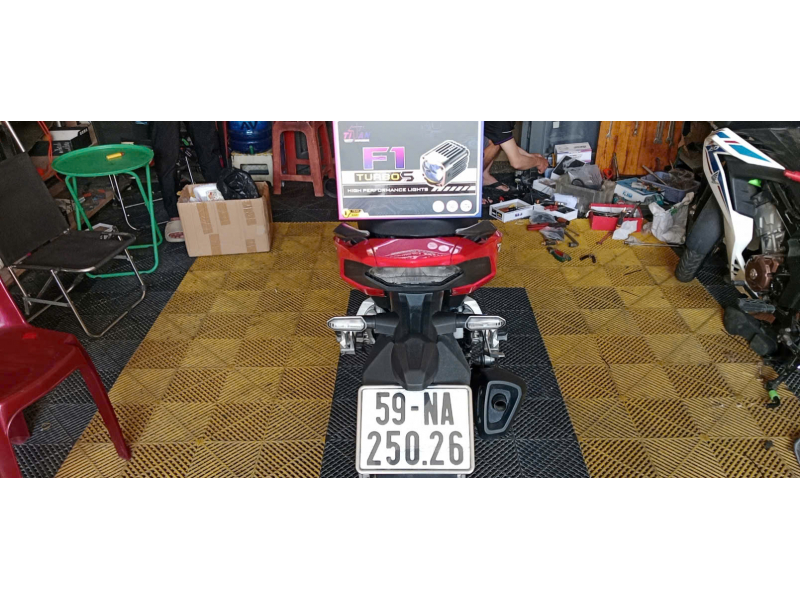 Độ đèn nâng cấp ánh sáng Trợ sáng Titan F1 Turbo S cho xe Winner X